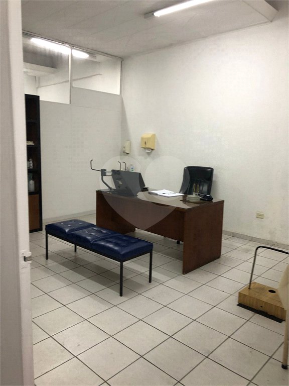 Casa à venda com 6 quartos, sendo 2 suítes, em Vila Monumento, São Paulo, SP