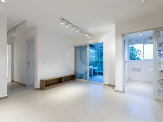 Apartamento à venda com 2 quartos, sendo 1 suíte,  em Santo Amaro, São Paulo, SP