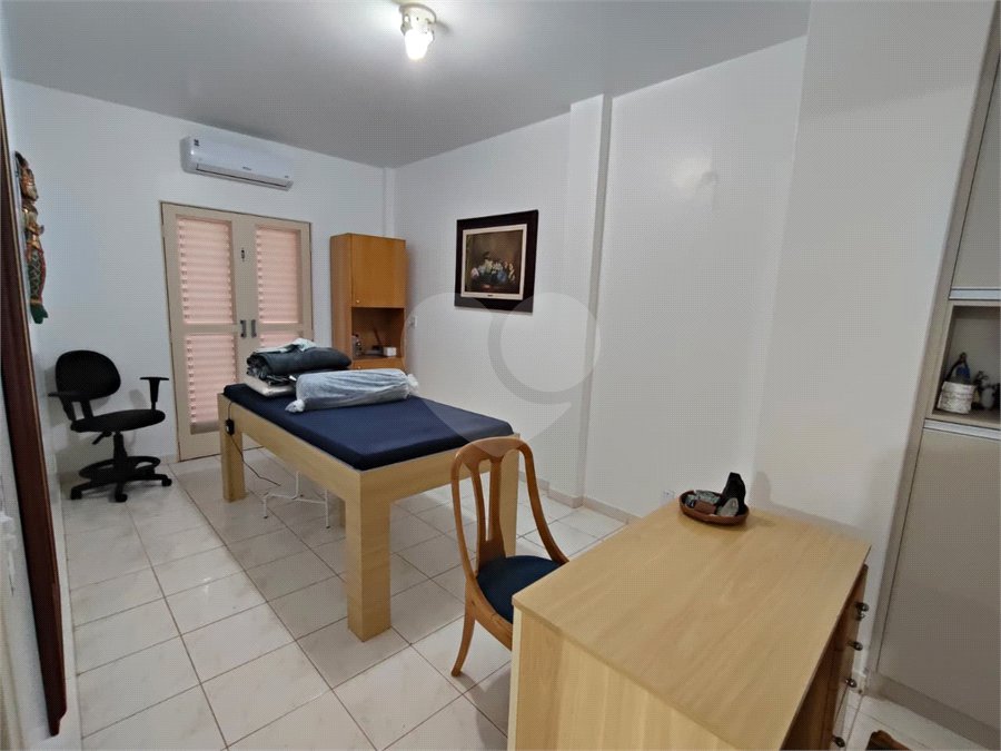 Casa à venda com 5 quartos, sendo 3 suítes, no Centro, Itapetininga, SP