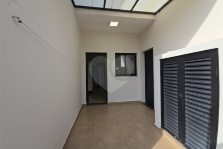 Casa à venda com 3 suítes no condomínio Village Ipanema I, Araçoiaba da Serra - SP