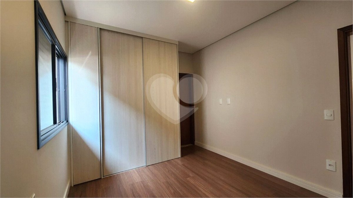 Casa à venda com 3 suítes no condomínio Vita Verdi, Valinhos - SP