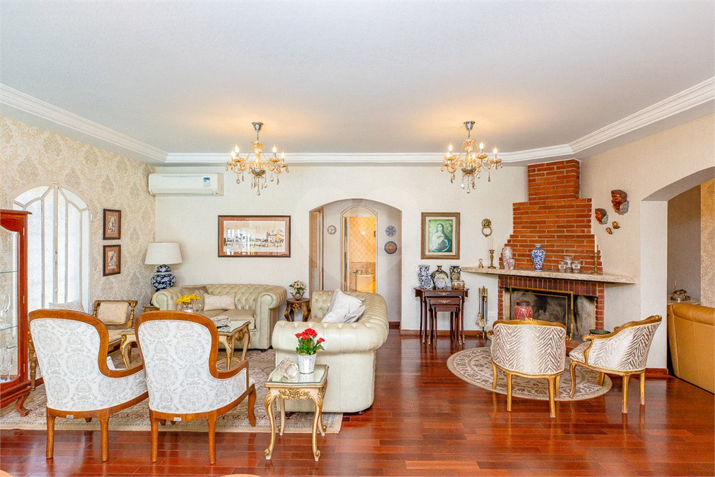 Casa à venda com 5 quartos, sendo 3 suítes,  em Brooklin, São Paulo, SP