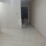 Apartamento super bem localizado, com 01 dormitório e armário embutido