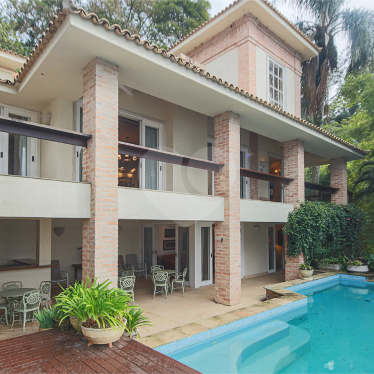 Casa à venda com 4 suítes em Guarapiranga, São Paulo, SP