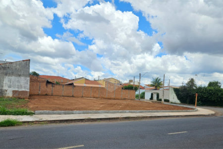 Terreno à venda em Residencial Cambuy, Araraquara, SP