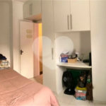 Casa à venda com 3 quartos, sendo 2 suítes, no condomínio Ibarra, São Paulo - SP