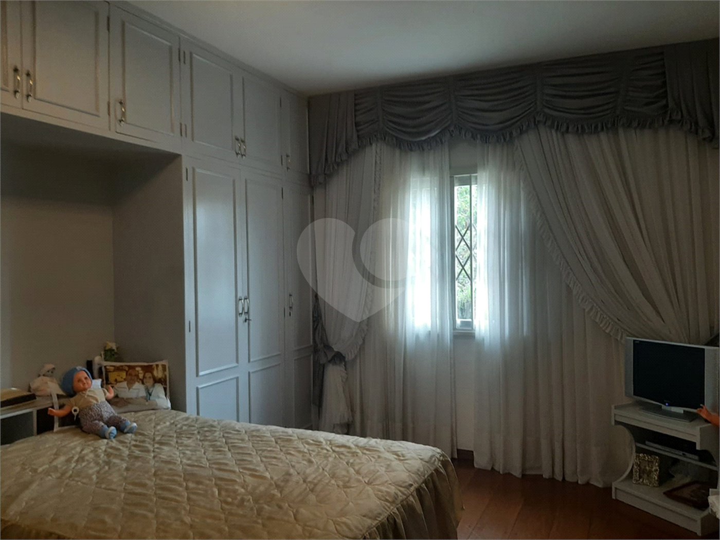Sobrado à venda com 4 quartos, sendo 2 suítes, em Tremembé, São Paulo, SP