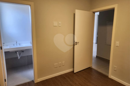 Casa à venda com 3 suítes no condomínio Terras de São Francisco, Vinhedo - SP