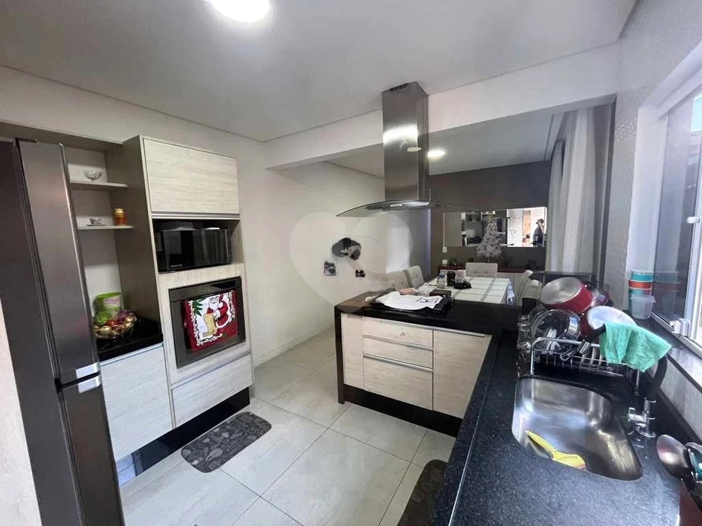 Sobrado à venda com 3 quartos, sendo 1 suíte,  em Vila Nova Cintra, Mogi das Cruzes, SP