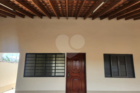 Casa à venda com 4 quartos, sendo 1 suíte, em Jardim Roberto Selmi Dei, Araraquara, SP