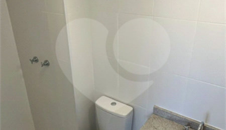 Apartamento à venda com 3 quartos, sendo 1 suíte,  em Alto da Boa Vista, São Paulo, SP