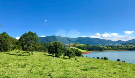 Terreno à venda no Centro, Joanópolis, SP