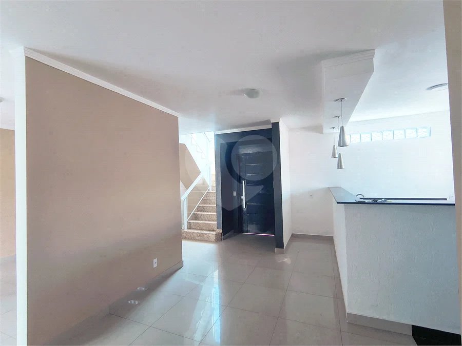 Casa com Suíte Master, Closet, Piscina e Espaço Gourmet Próxima ao Parque Ecológico- 03 quartos -com quintal