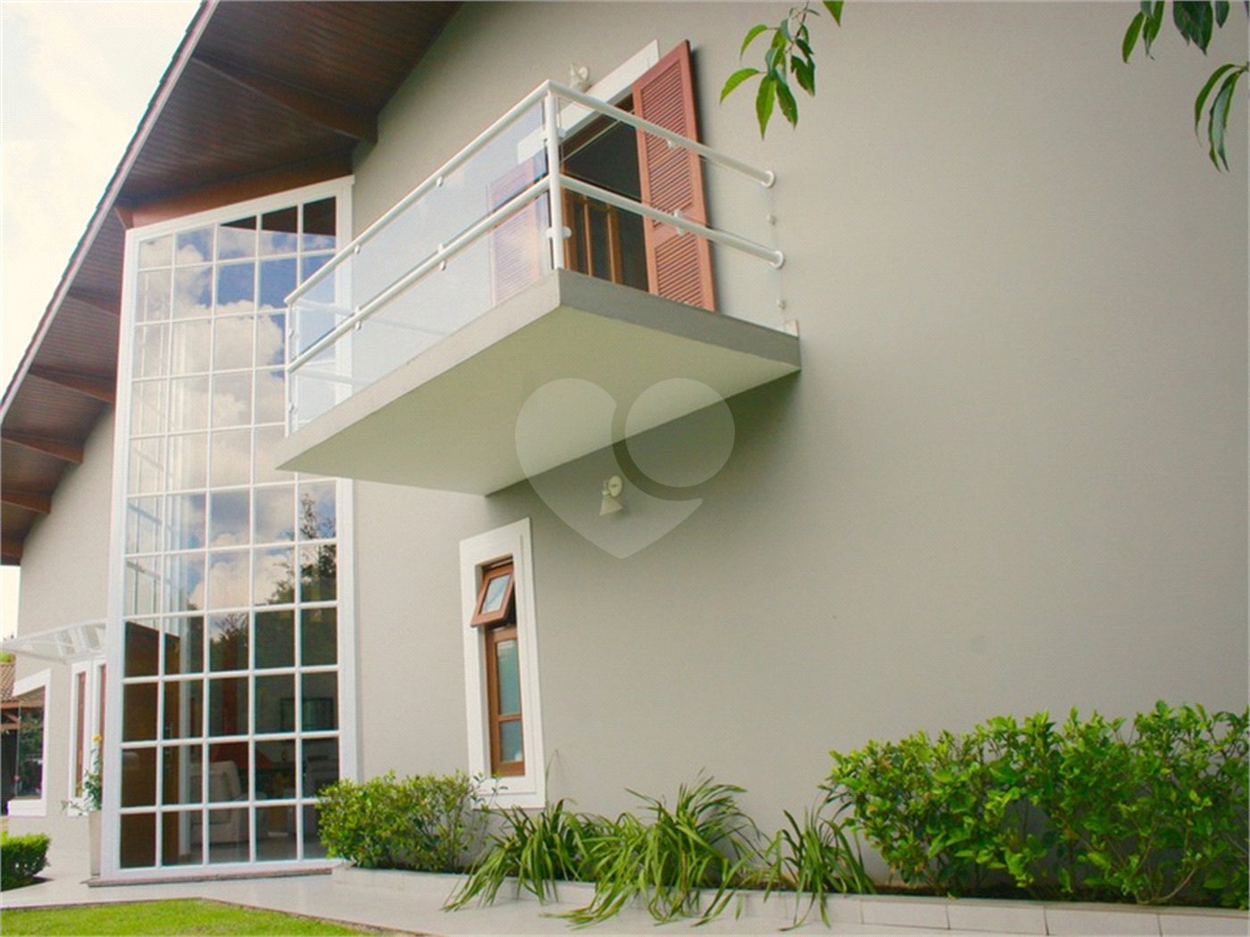 Casa à venda com 5 suítes no condomínio Suíça da Cantareira, Mairiporã - SP