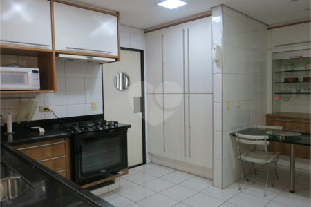 Apartamento à venda com 3 suítes em Vila Suzana, São Paulo, SP