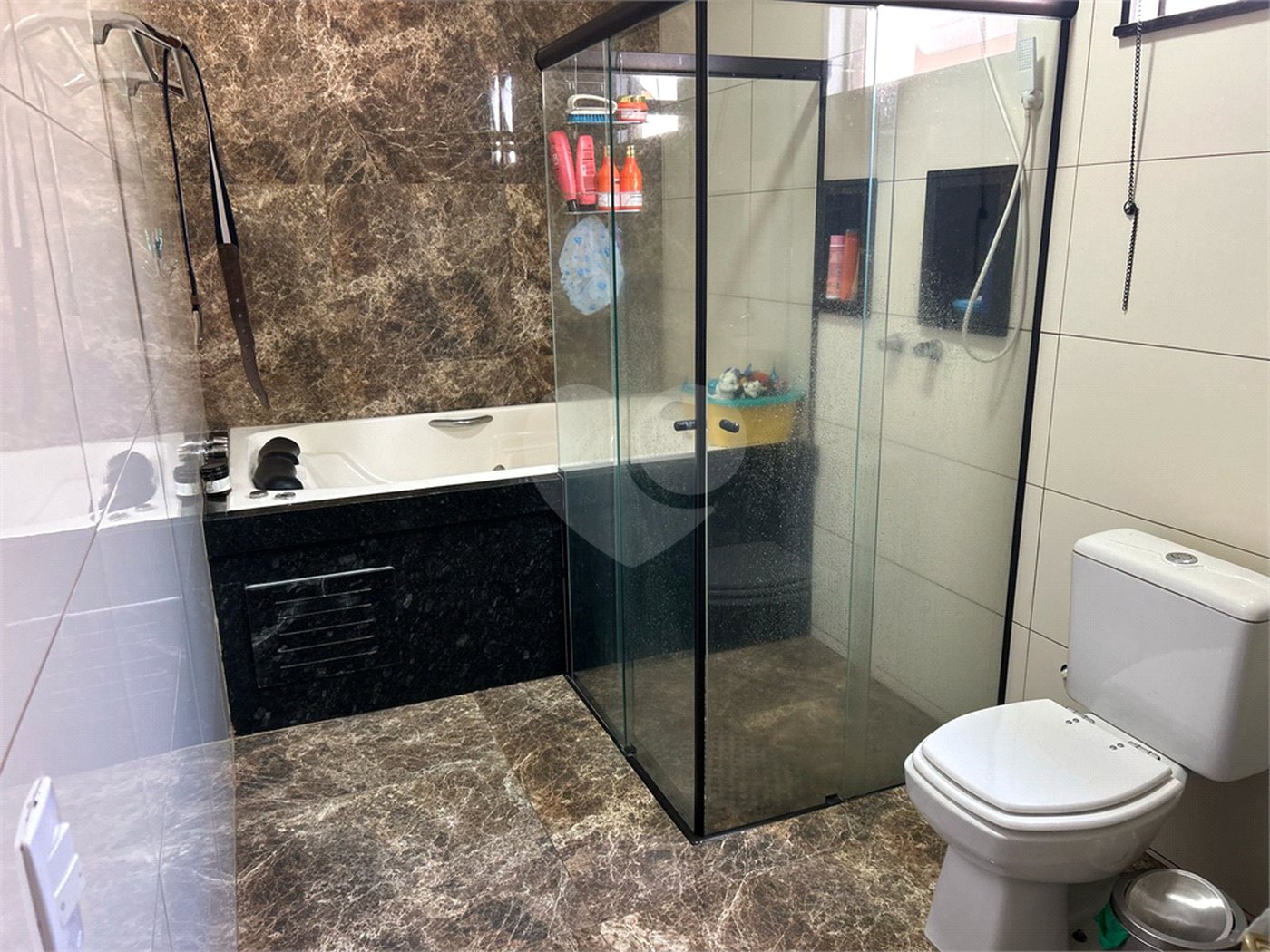 Casa à venda com 3 quartos, sendo 2 suítes, em Jardim de Cresci, São Carlos, SP
