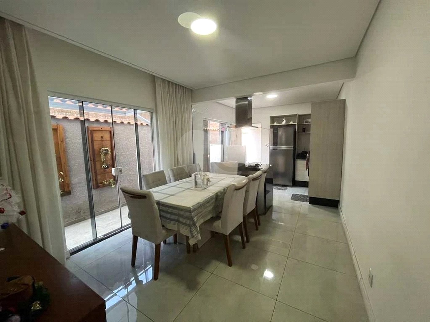 Sobrado à venda com 3 quartos, sendo 1 suíte,  em Vila Nova Cintra, Mogi das Cruzes, SP