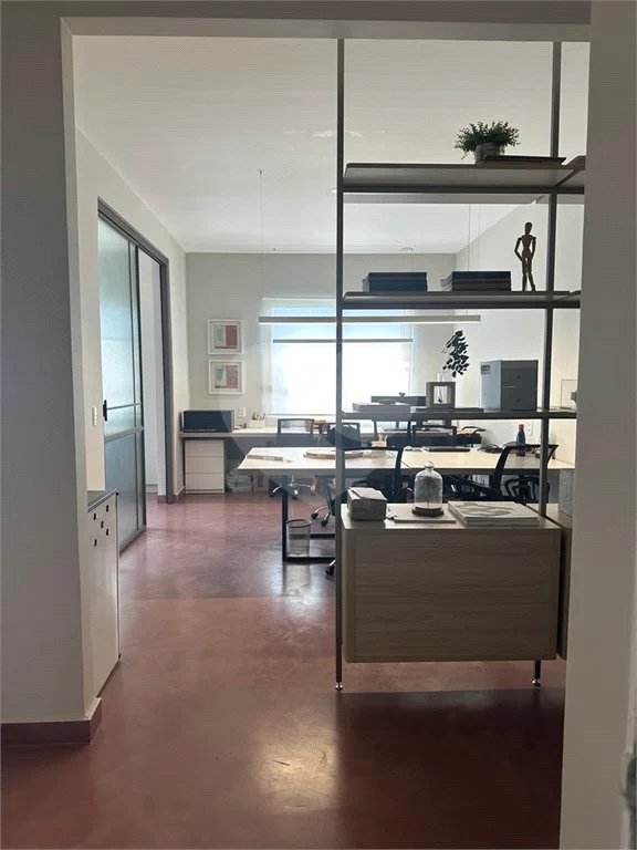 Sala comercial para venda ou locação na Avenida Paulista. 68m2