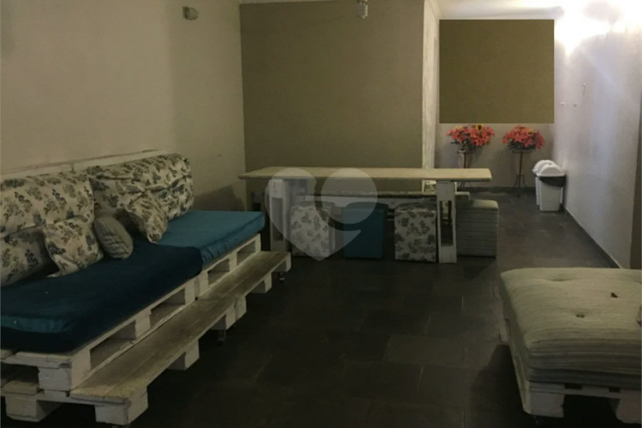 Casa 4 dormitórios, 3 vagas