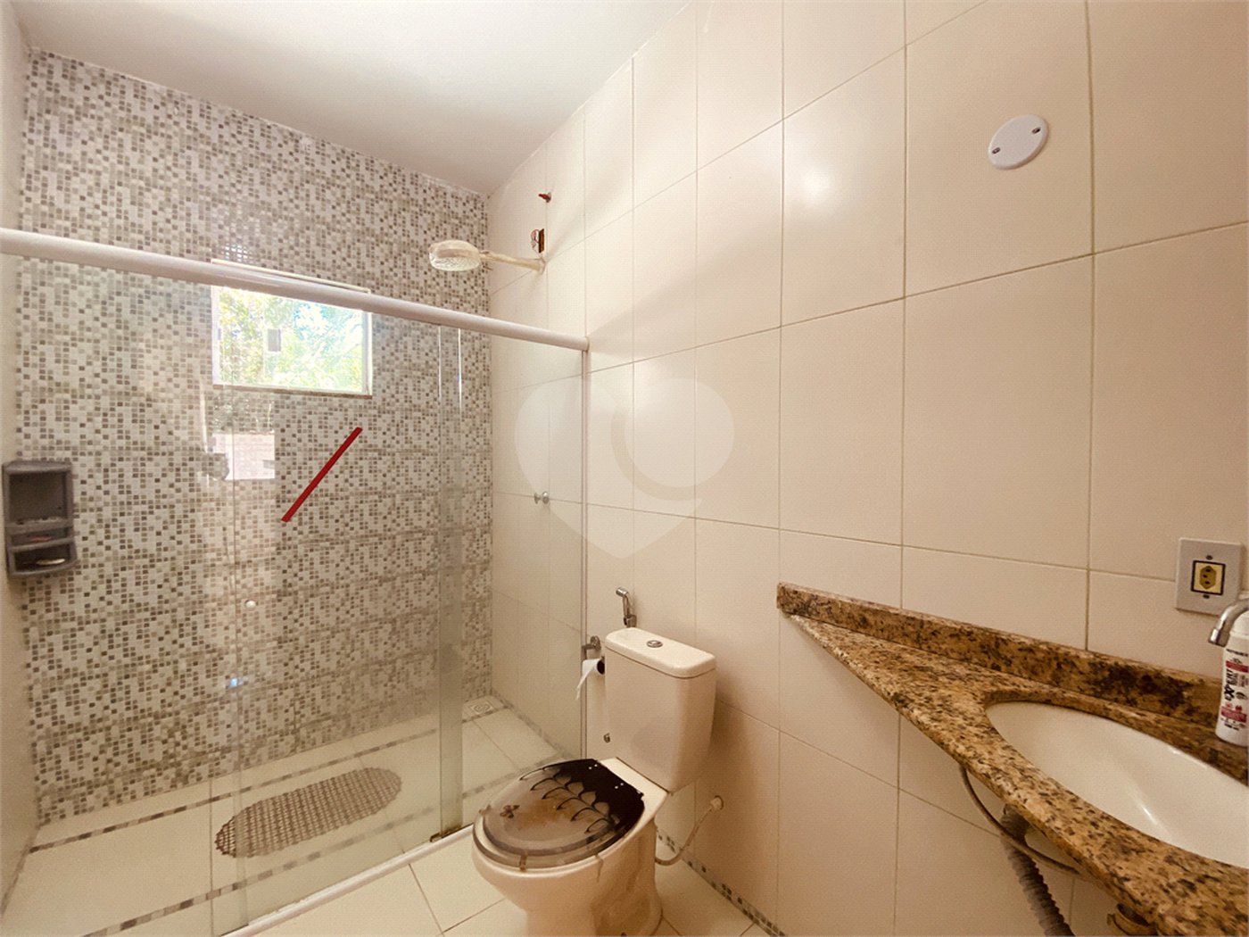 Casa em condomínio para alugar com 2 quartos, sendo 1 suíte, em Caravelas, Armação dos Búzios, RJ
