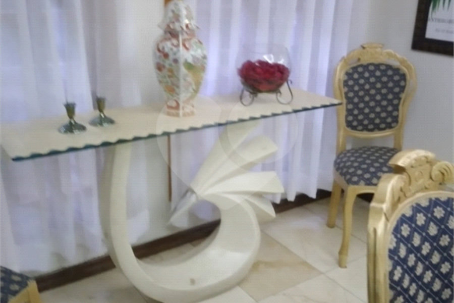 Casa à venda com 4 quartos, sendo 3 suítes, no condomínio Da Serra, São Paulo - SP