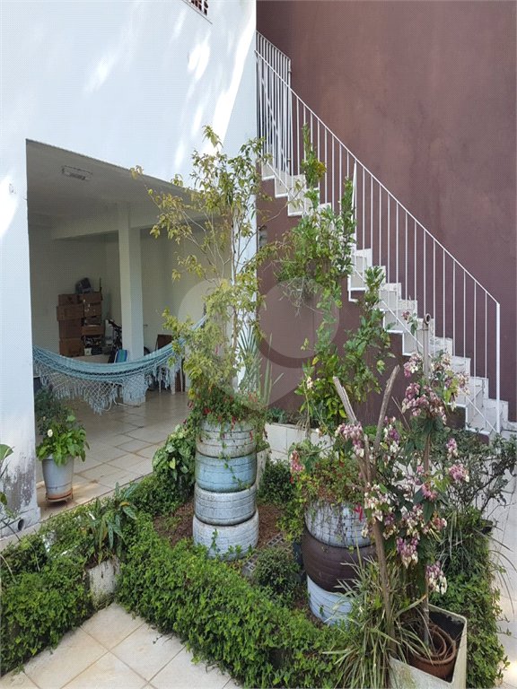 Casa à venda com 4 quartos, sendo 2 suítes, no condomínio Ibiratiba, São Paulo - SP
