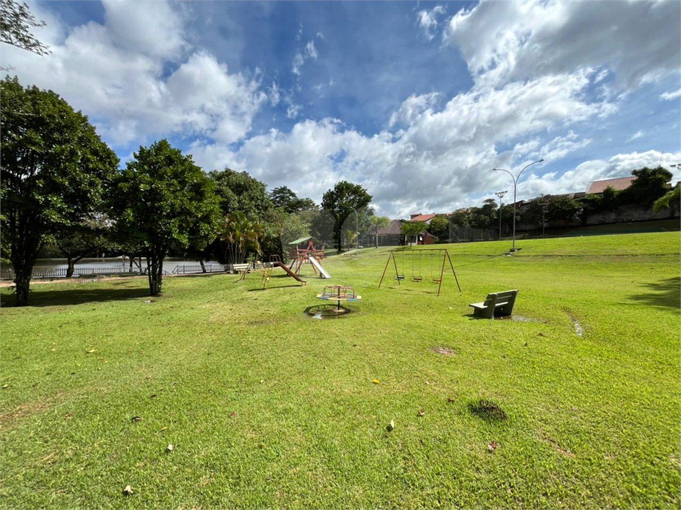Terreno à venda no condomínio Rancho Dirce, Sorocaba - SP