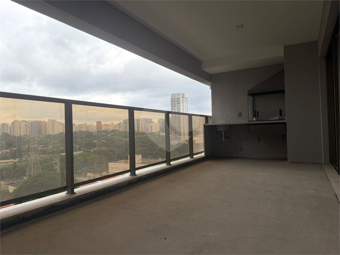Apartamento à venda com 3 suítes em Campo Belo, São Paulo, SP