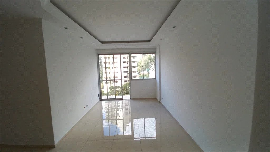 Apartamento à venda com 3 quartos em Jardim Londrina, São Paulo, SP