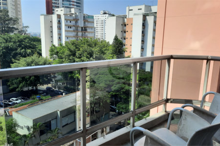 Apartamento à venda com 3 quartos, sendo 1 suíte, em Jardim Marajoara, São Paulo, SP