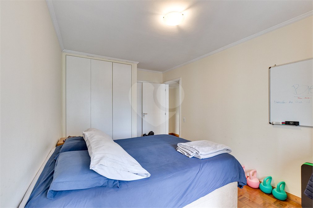 Apartamento à venda com 3 quartos, sendo 2 suítes, em Moema, São Paulo, SP