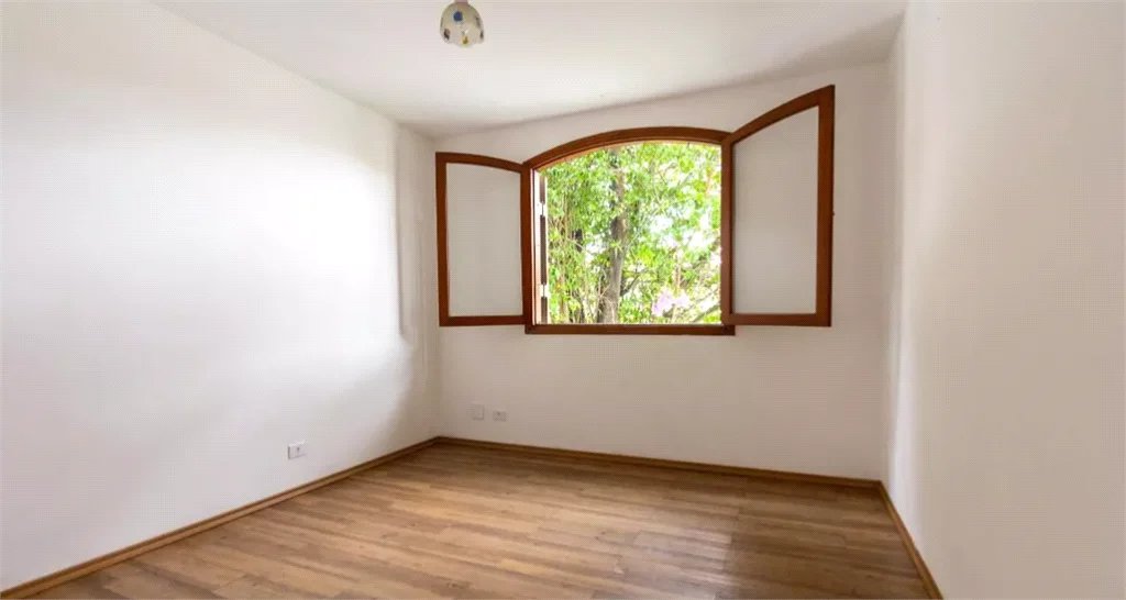 Casa à venda com 4 quartos, sendo 1 suíte,  em Vila Tiradentes, São Paulo, SP