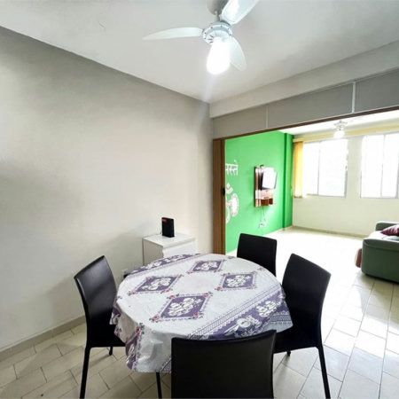 Apartamento de 1 Dormitório na Quadra da Praia das Pitangueiras – Localização Privilegiada!