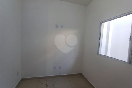Casa à venda com 3 quartos, sendo 2 suítes, no condomínio Sollaris, Araraquara - SP