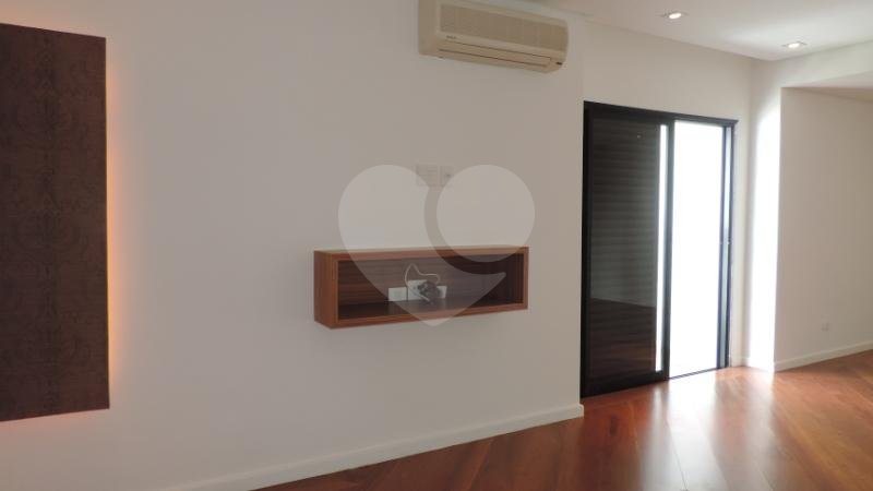 Apartamento à venda com 3 suítes em Jardim Marajoara, São Paulo, SP