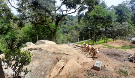 Sobrado à venda com 3 quartos, sendo 1 suíte,  em Serra da Cantareira, Mairiporã, SP