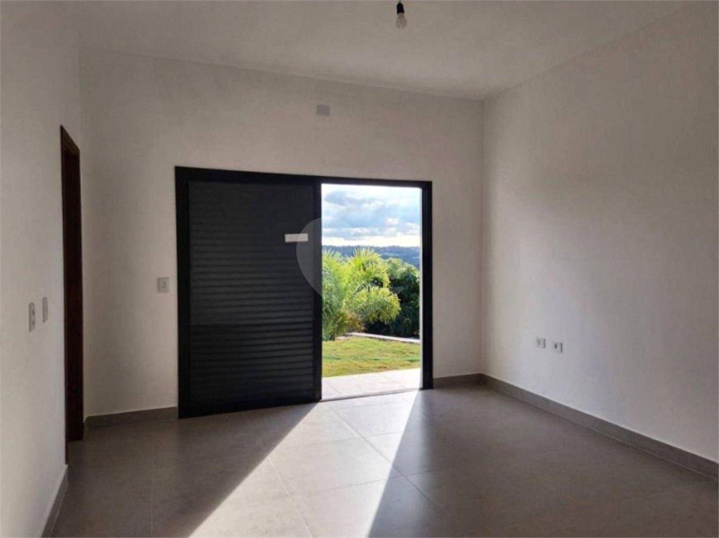 Casa à venda com 3 suítes no condomínio Residencial Jardim Primavera Louveira, Louveira - SP