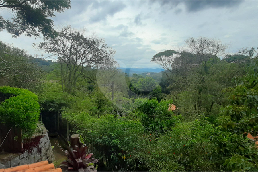 Casa Térrea à venda com 4 quartos, sendo 2 suítes, em Serra da Cantareira, Mairiporã, SP