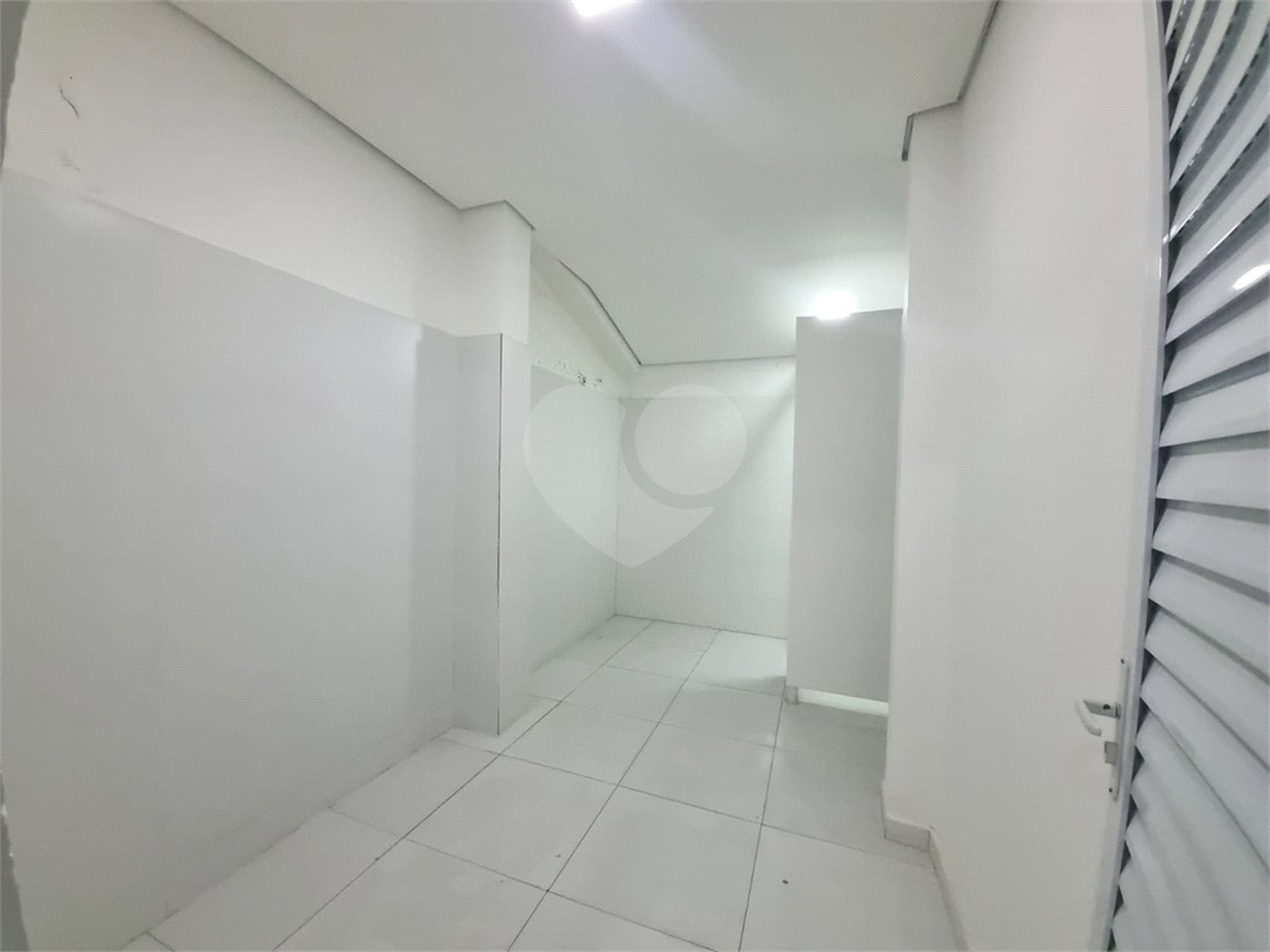 Casa à venda com 3 quartos, sendo 1 suíte, no condomínio Residencial Américo Figueiredo, Sorocaba - SP