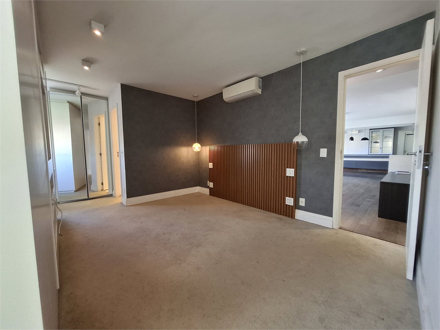 Apartamento à venda com 3 suítes em Vila Ipojuca, São Paulo, SP