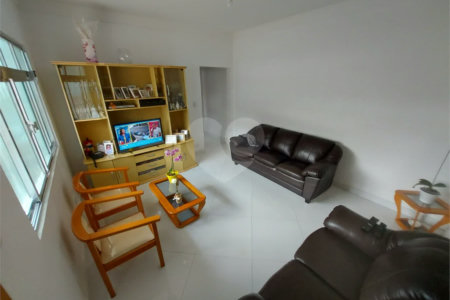 CASA TÉRREA À VENDA NA MOOCA - COM PORTEIRA FECHADA.