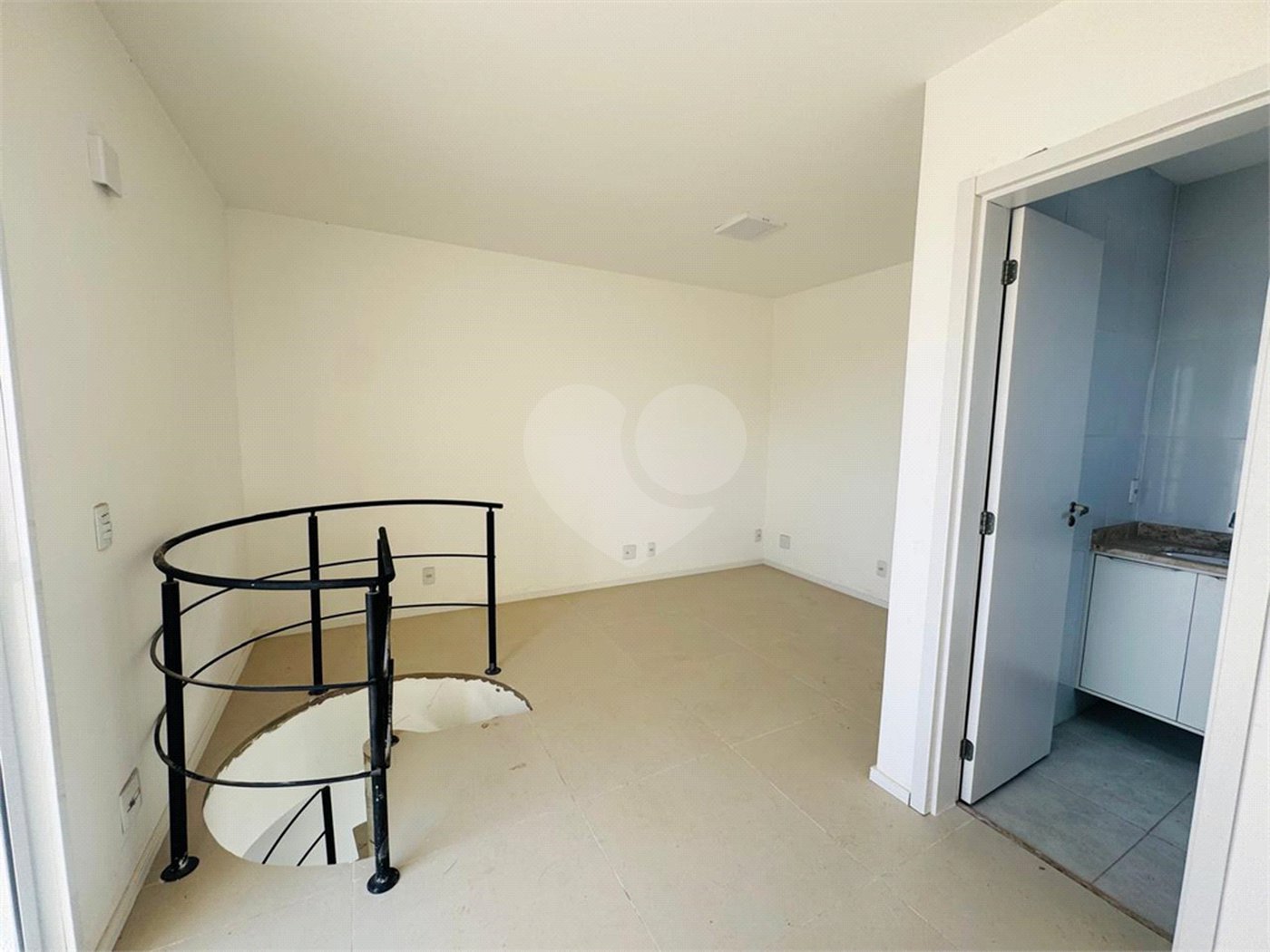 Cobertura à venda com 2 quartos em Vila Nova Bonsucesso, Guarulhos, SP