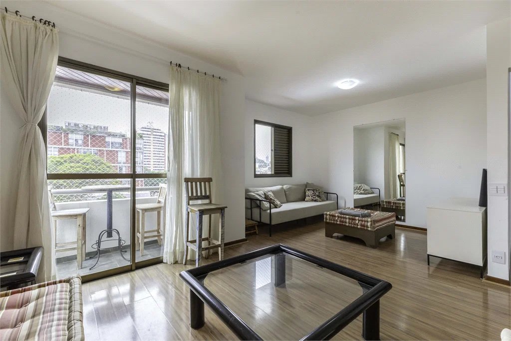 Apartamento à venda com 3 quartos, sendo 1 suíte, em Vila Madalena, São Paulo, SP
