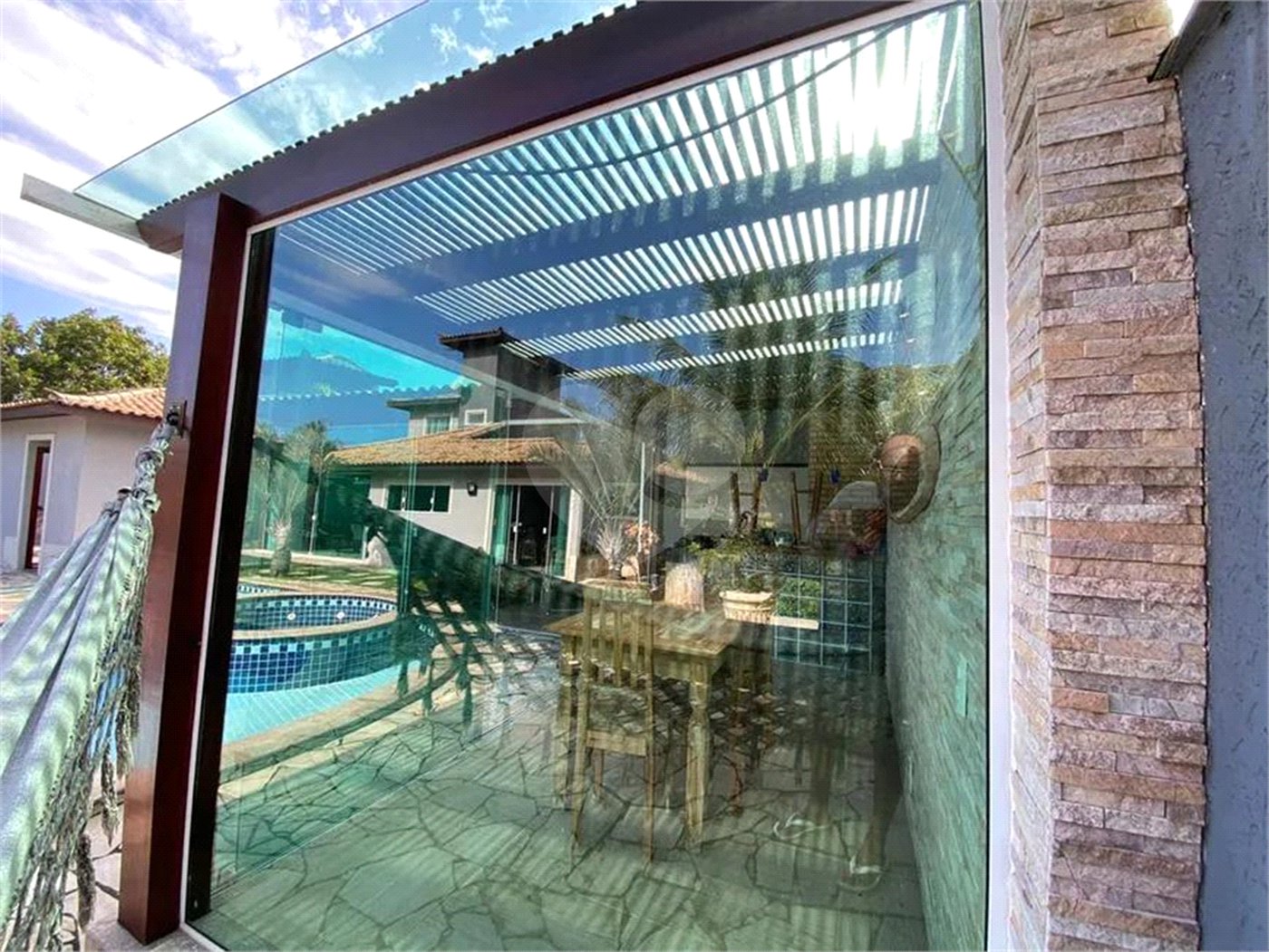 Casa à venda com 4 quartos, sendo 3 suítes,  em Praia Rasa, Armação dos Búzios, RJ