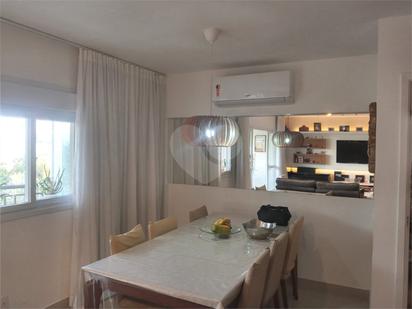 Apartamento 3 dormitórios, região do Campo Belo. Condomínio com laser completo.