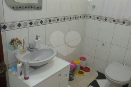 Sobrado à venda com 4 quartos, sendo 1 suíte, em Cambuci, São Paulo, SP