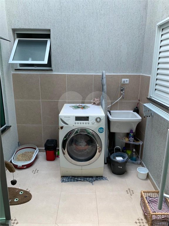Sobrado à venda com 3 suítes em Vila Nivi, São Paulo, SP