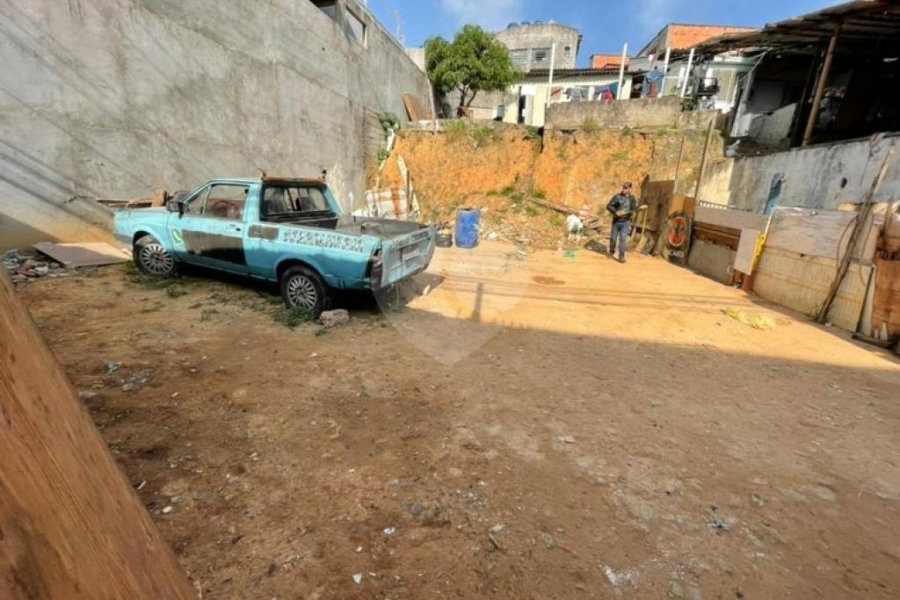Terreno à venda em Horto, São Paulo, SP