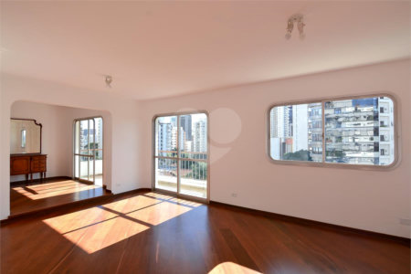 Apartamento à venda com 4 quartos, sendo 2 suítes,  em Brooklin Paulista, São Paulo, SP