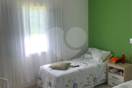 Casa à venda ou para alugar com 3 suítes no condomínio Serra da Estrela, Atibaia - SP